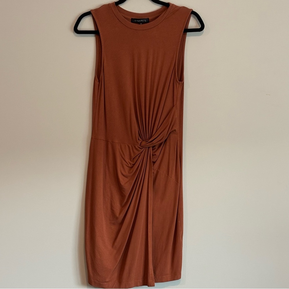 Dynamite Women's Terracotta Knot Midi Dress - Picture 3 of 5